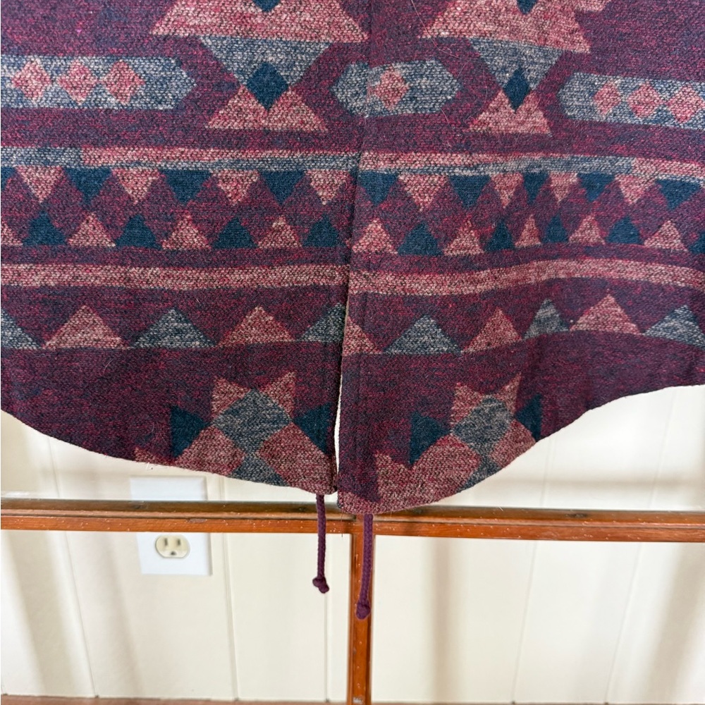 BB Dakota Burgundy Western Aztec Print Anorak Coat Jacket Faux Fur Hood - Size S - Picture 7 of 8